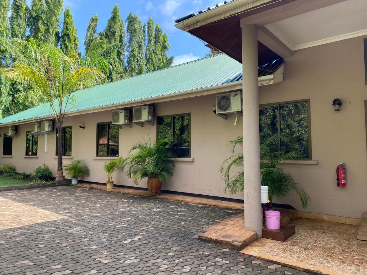 Sangana Lodge Moshi Buitenkant foto