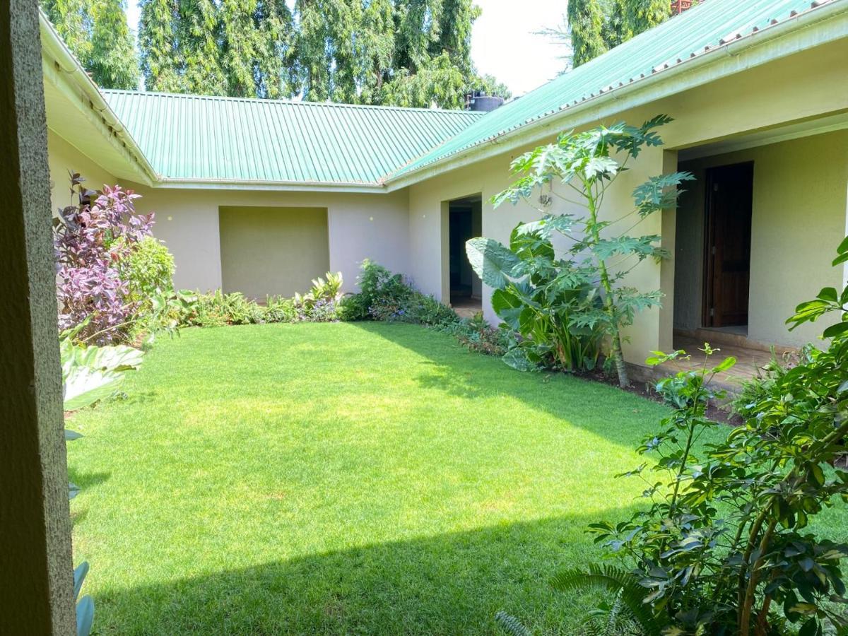 Sangana Lodge Moshi Buitenkant foto