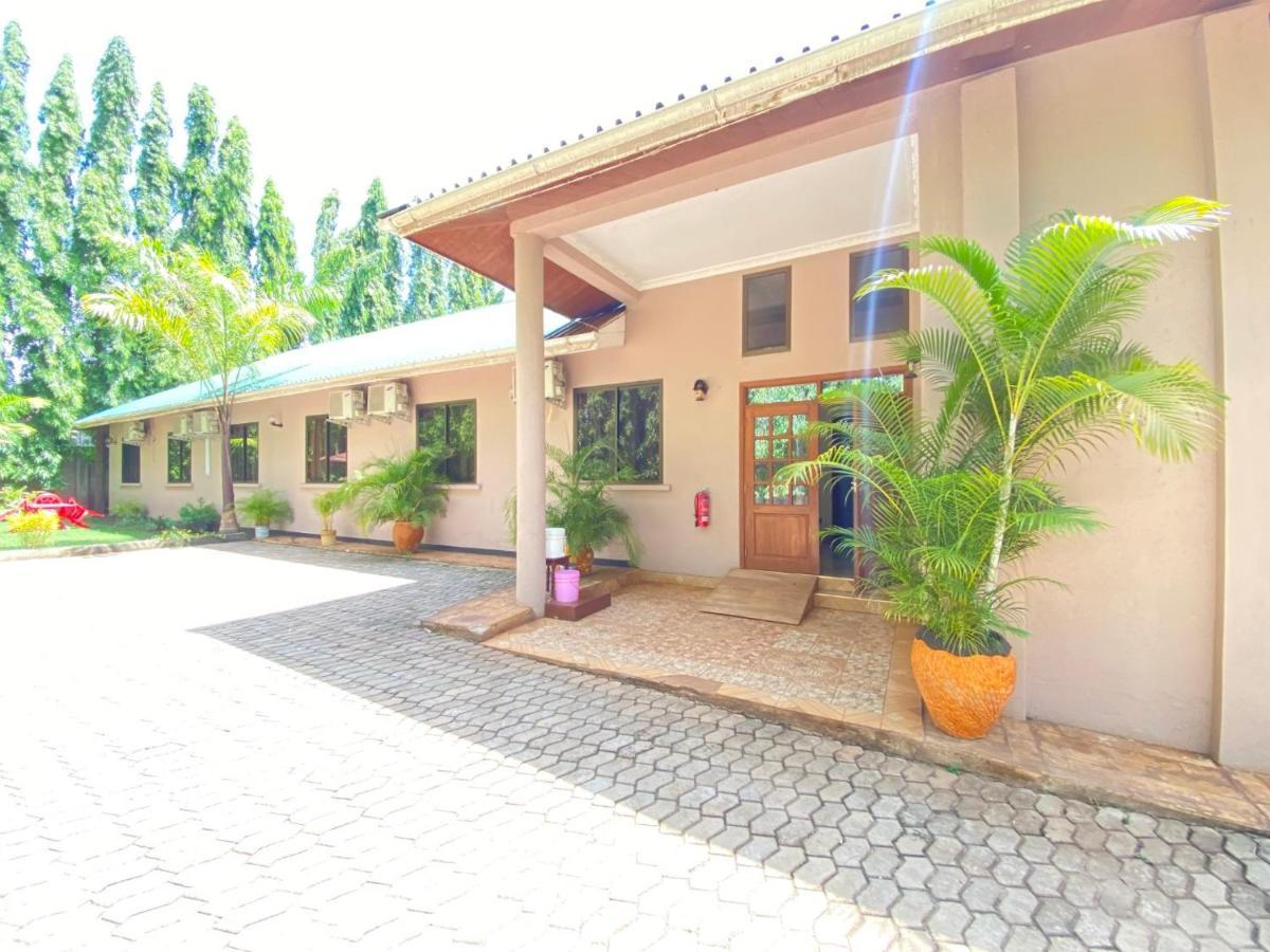 Sangana Lodge Moshi Buitenkant foto